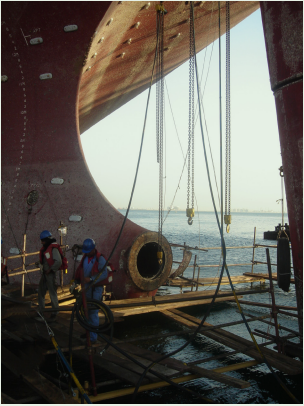 造船廠發(fā)動機(jī)與齒輪箱安裝、測量及定期維護(hù)方法